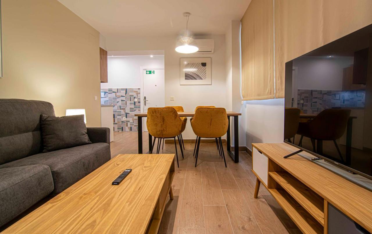 Apartamentos 1 Abril Málaga Esterno foto