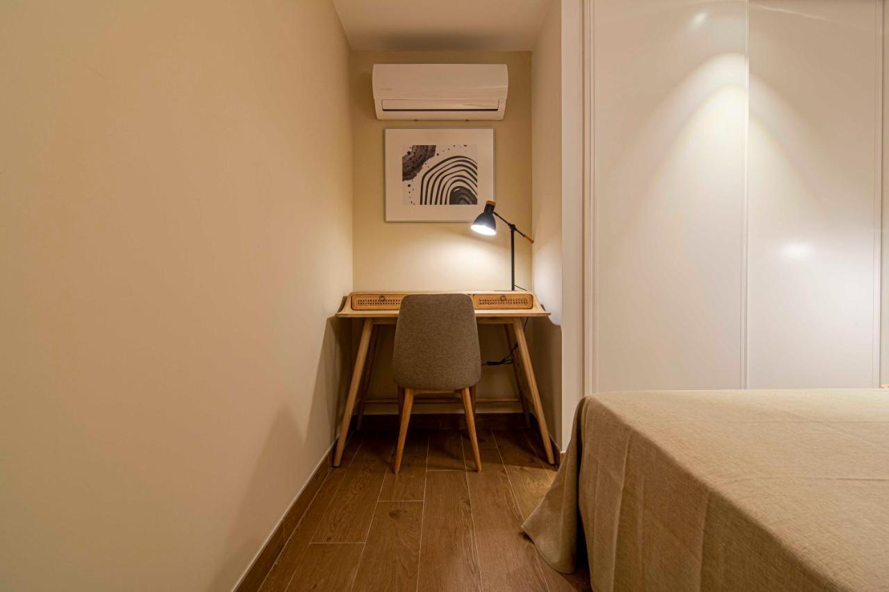 Apartamentos 1 Abril Málaga Esterno foto