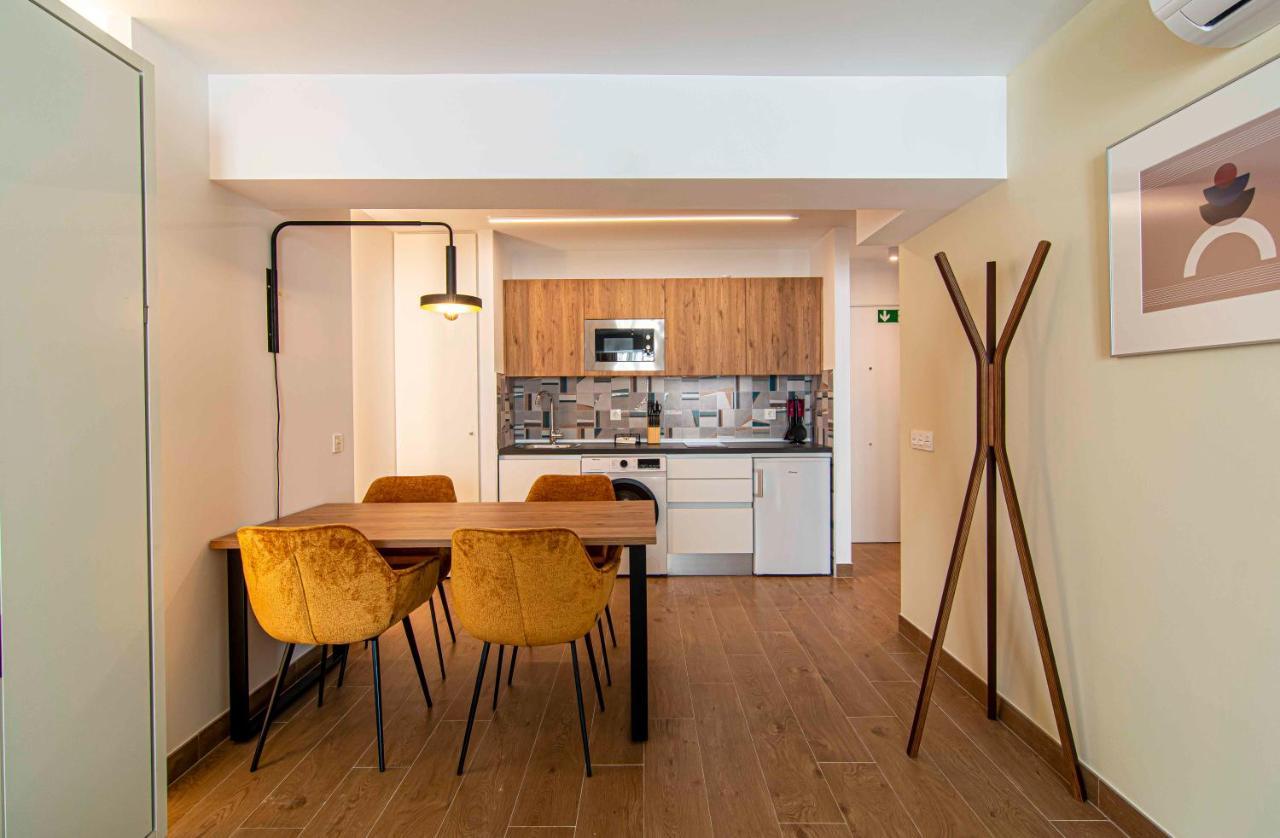 Apartamentos 1 Abril Málaga Esterno foto