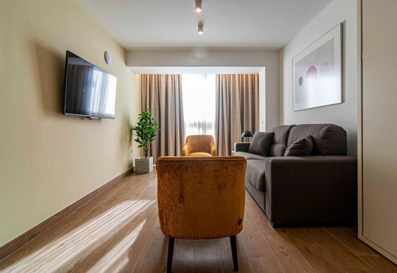 Apartamentos 1 Abril Málaga Esterno foto